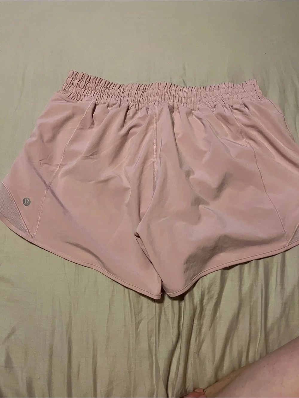 lululemon athletica Pink 4” HR hottie hot shorts - Picture 1 of 4